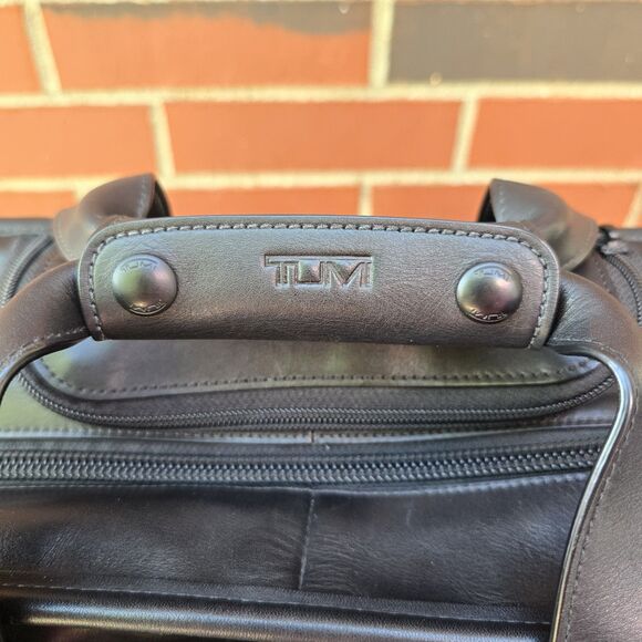 Authentic TUMI Black Leather Compact Wheeled Laptop Briefcase 96102DH $795 - Picture 2 of 13